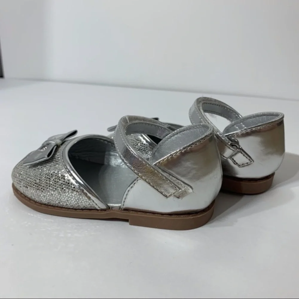 EUC‎ Rugged Bear Silver Sparkly Sandal Style Shoes